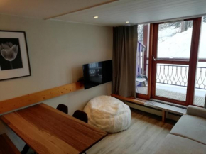 Duplex skis aux pieds, balcon, près des remontées et commerces, 6 pers, animaux acceptés - FR-1-411-338